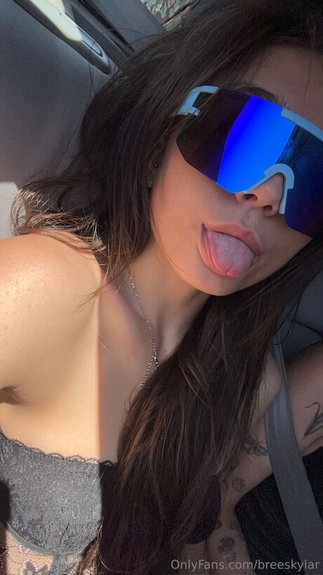 Breeskylar free star pictures