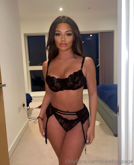 Pixiefreepage pornstar sex pic