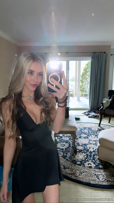 Sweetshan model hot photos