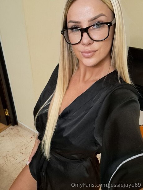 Jessiejaye69 model hot image