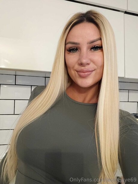 Jessiejaye69 star pornographic images
