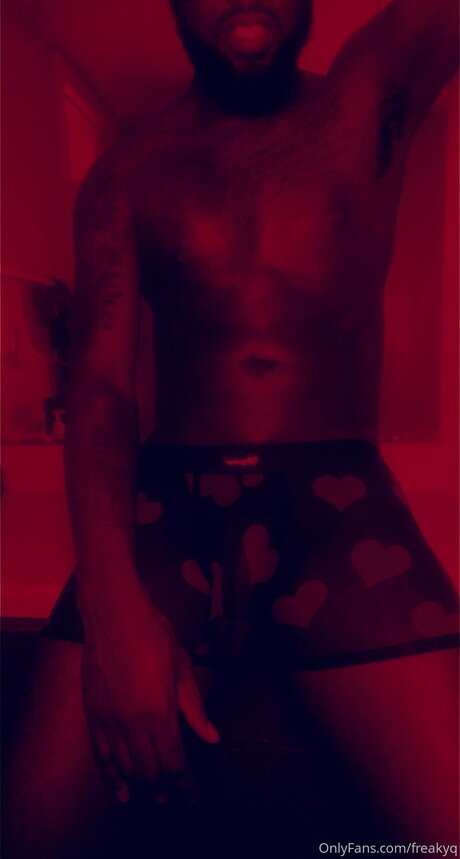 Freakyq art model gallery