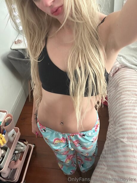 Emmbellaxo pornstar free photos