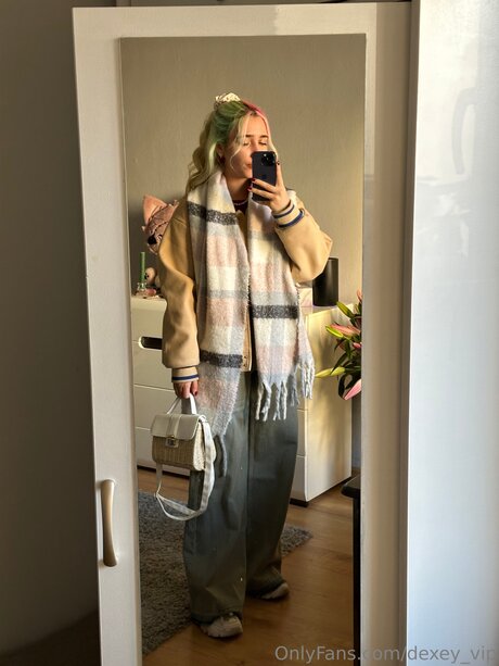 Dexey Vip nude model pictures