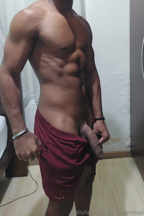 Urdreamstud adult model pictures