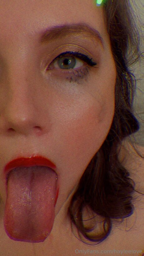 Hayleelove model xxx picture