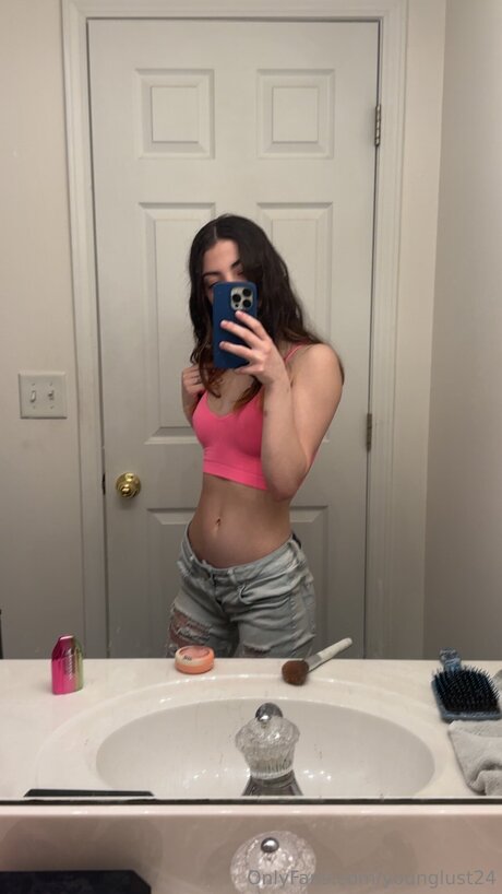 Younglust24 nudes model pics