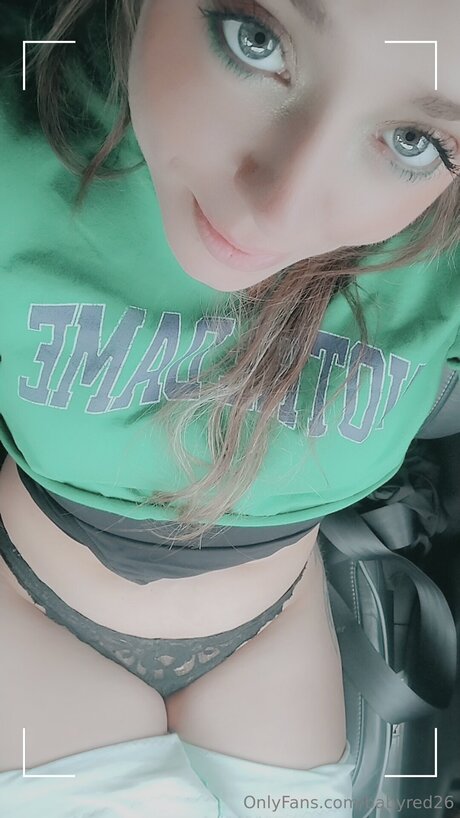 Babyred26 porn model pictures