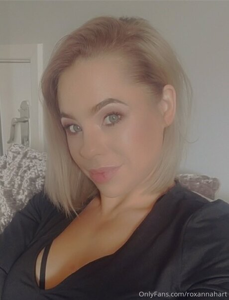 Roxannahart pornstar nude img