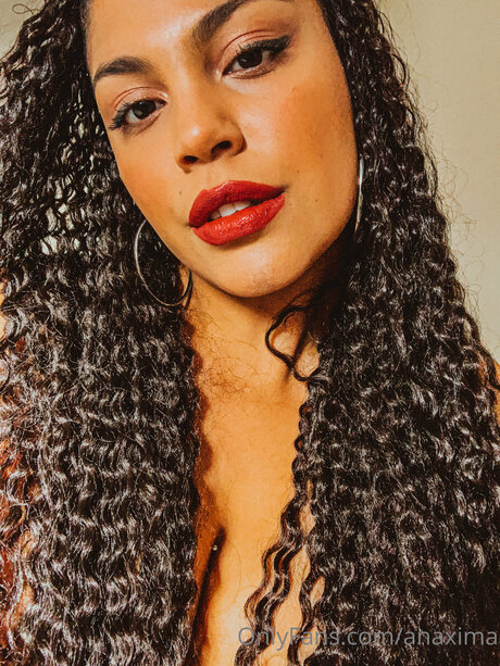 Anaxima sexy model photos