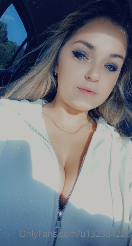 U132384226 hot pornstar images