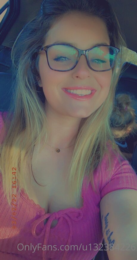 U132384226 beautiful model gallery