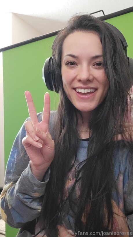 Joaniebrosas free actress pics