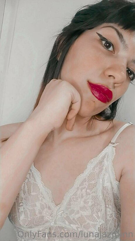 Lunajazminn sexy pornstar pics