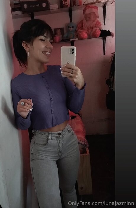 Lunajazminn star exclusive picture