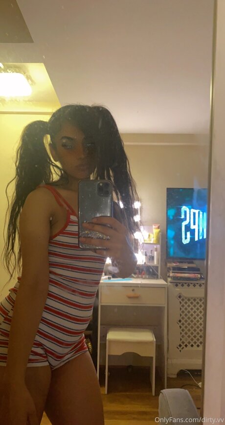 Dirty Vv star beautiful photos