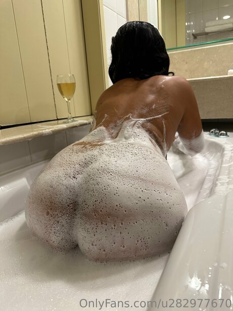 U282977670 model perfect pictures