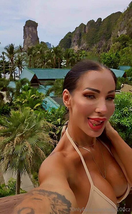 Only100cz nudes actress image