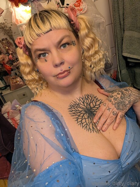 Vanitas Dirty Diary model free image