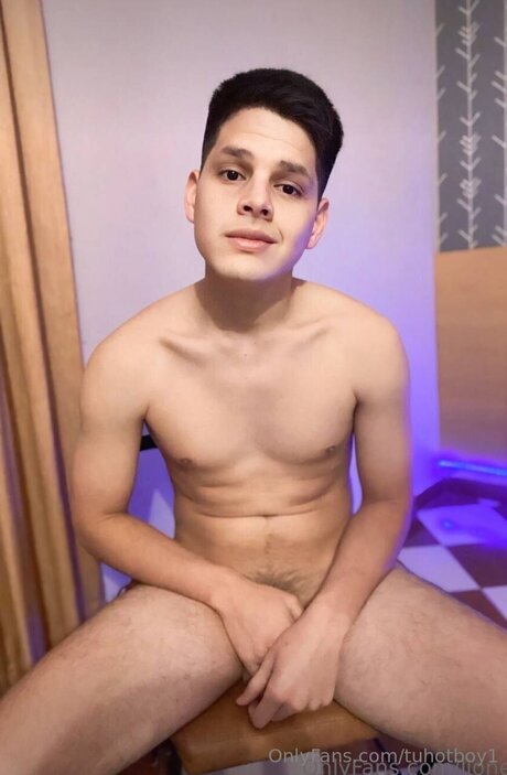 Tuhotboy1 sexy star pic
