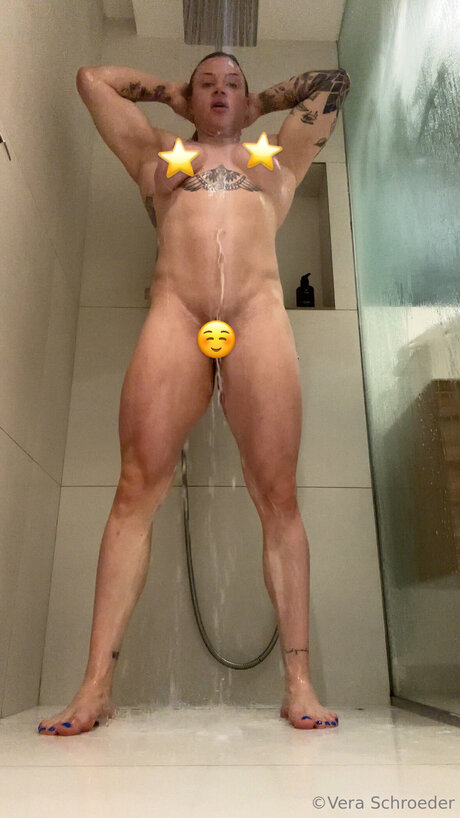 Verini adult model img