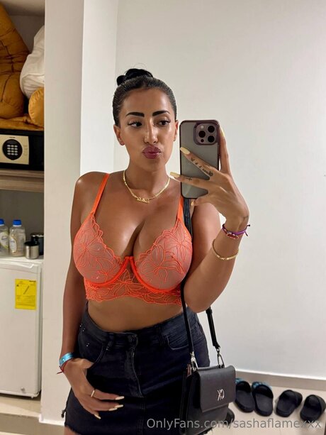 Sashaflamexxx star nude images