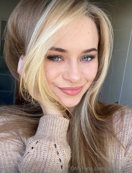 Stasy Kiss pornstar adult images