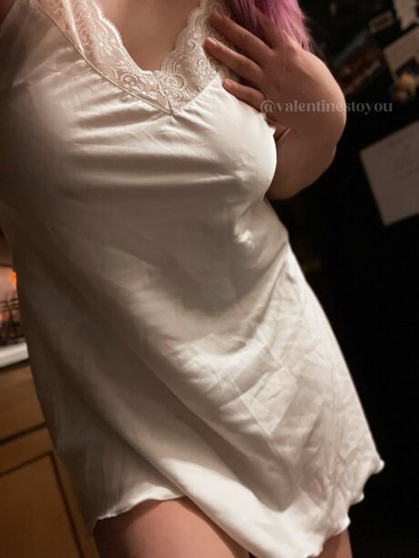 Valentinestoyoufree pornstar naked pics