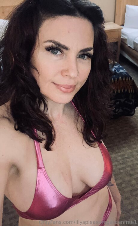 Lilyspleasuregardenfree1 pretty pornstar images