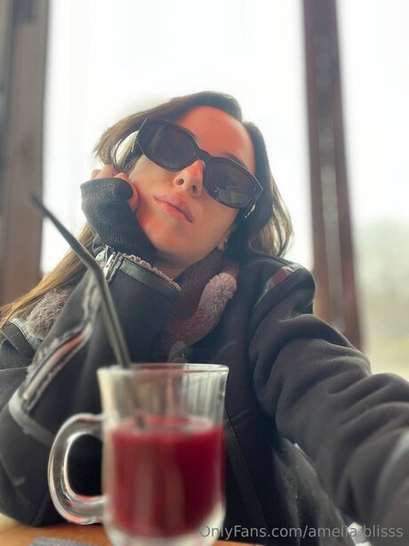 Amelia Blisss exclusive pornstar photos