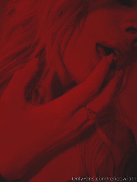 Reneewrath model hd picture