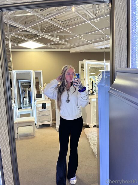 Cherrycream0 model erotic galleries