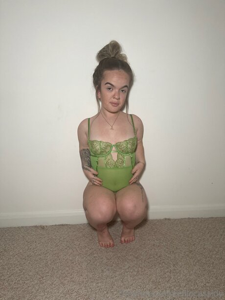 Elliespokes model naked image