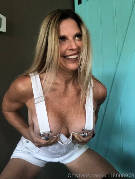 U118668979 pornstar photos