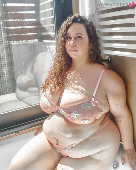 Lovelymonse model nudes image