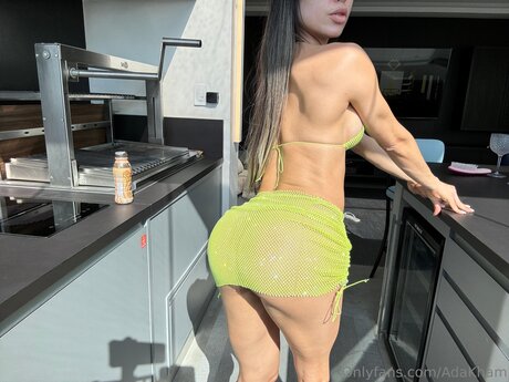 Adakham nice actress pic