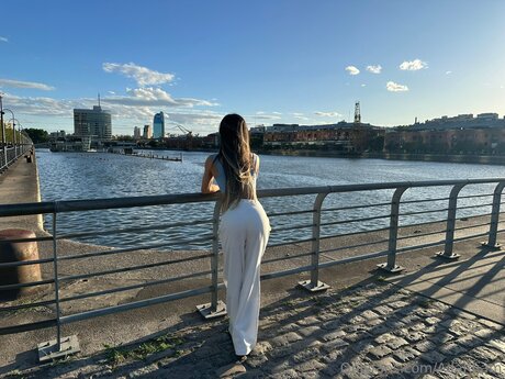 Adakham porn model photos