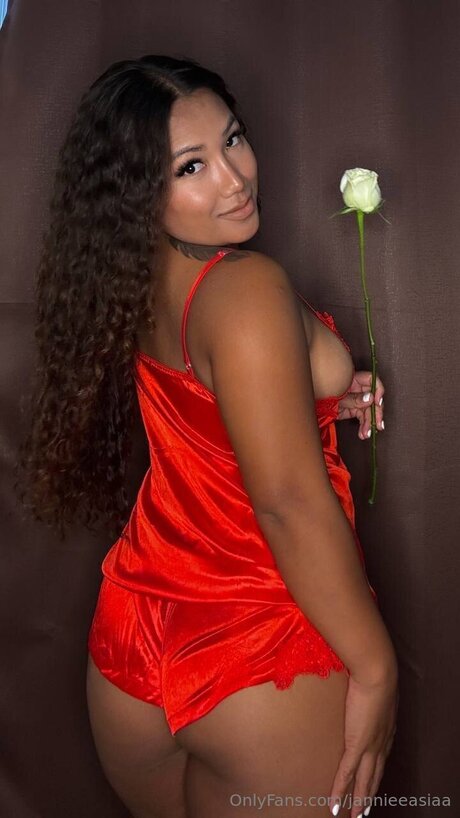 Jannieeasiaa sex pornstar image