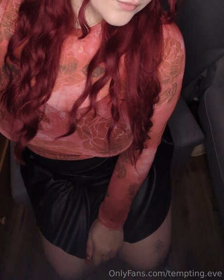 Tempting Eve free model photo