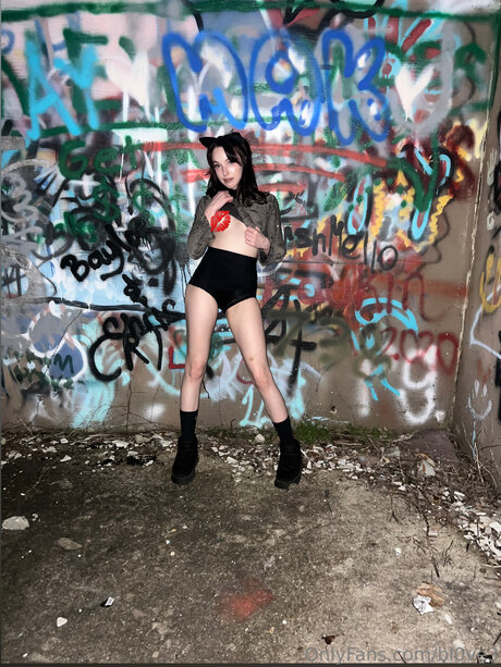 Bl0ve3 exclusive model pictures