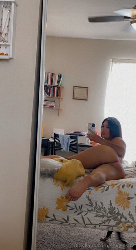 Queenles0 sex model image