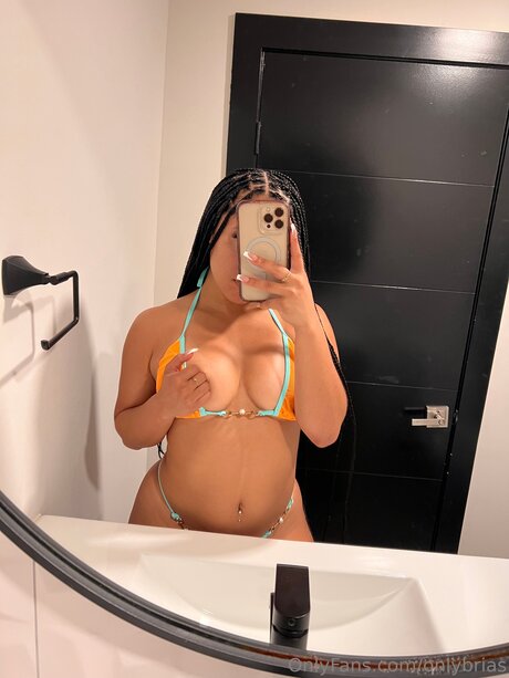 Brialor3n nudes star pics