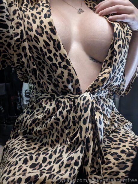 Mollydmayhemfree model pic