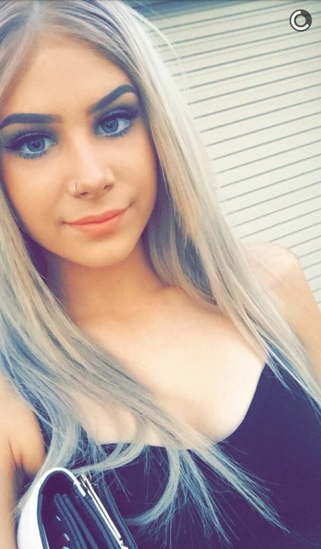 Jaide Samara Francis hot actress pictures