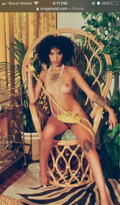 Sunnibytch star hot pic