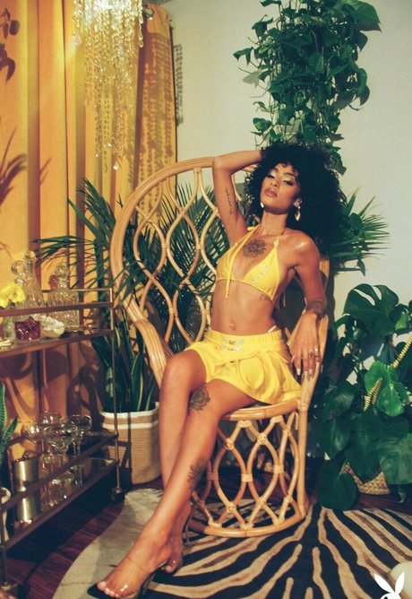 Sunnibytch star adult photos