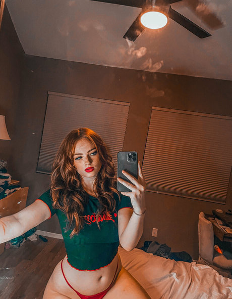 Lindsay Lohann star erotic photo