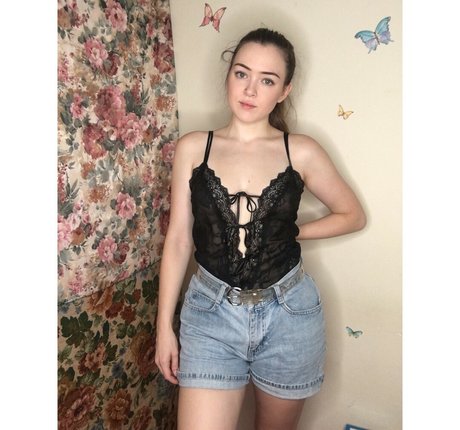 Tori Eaglestone star top img