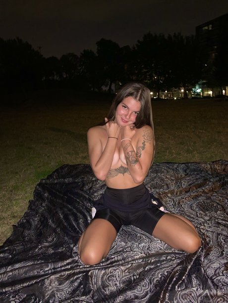 Kingkoraly star sexy pic