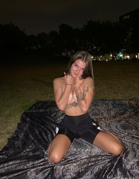 Kingkoraly model exclusive galleries